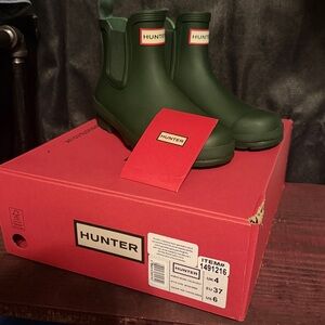 NIB Hunter rain boots